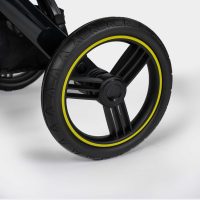 Close-up of the rear wheel with PU tyre on the InnoPet Premium Comfort dog stroller.